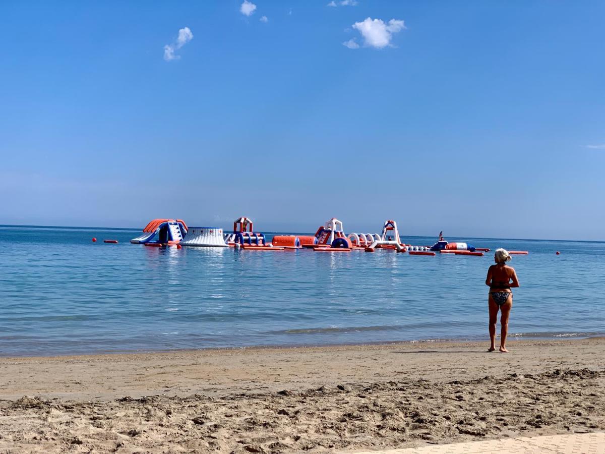 La Sirena - Both City And Beach Of دينايا المظهر الخارجي الصورة